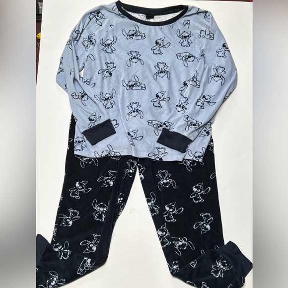 Disney Women’s Navy Blue White “Lilo and Stitch” Pajamas Set Size Medium (8-10) - Picture 1 of 7